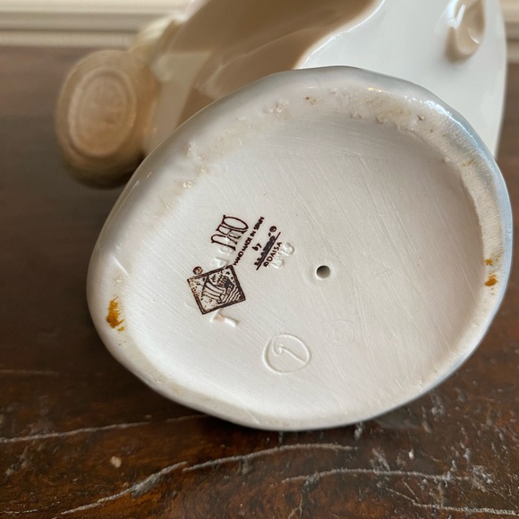 NAO by Lladro figurine girl with basket - pre-owned - Picture 6 of 6